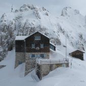Teilweise fünf Meter Schnee auf der Zugspitze