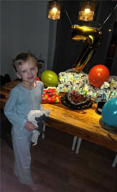 Als die Welt noch in Ordnung war: Finni am Tag seines siebten Geburtstags. Foto privat