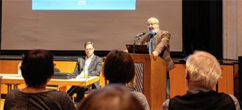 Auf der Informationsveranstaltung hatte Bürgermeister Peter Kloo den Anliegern versprochen, dass bei der Fahrradhauptroute 1 die Breitensteinstraße als Alternativstrecke zur Heufeldstraße geprüft werde. Dieses Versprechen wird gehalten. Foto Thomae