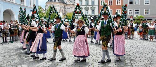 Beim „Sterntanz“, ihrer Paradedisziplin, brillierten die Innviertler beim Brauchtumstag 2022. Foto re