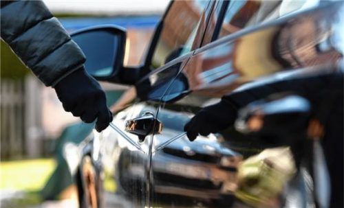 Das Auto einer Rosenheimerin wurde beschädigt (Symbolbild). Foto dpa