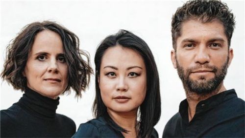 Das Trio Alba: Geigerin Livia Sellin, Pianistin Chengcheng Zhao und Cellist Philipp Comploi. Foto Kanizaij
