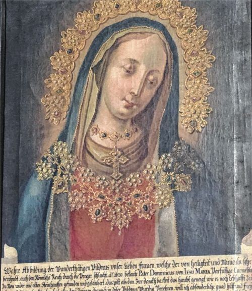 Der geneigte Kopf der Marien-Darstellung in der Wasserburger Stadtkirche geht wohl auf das Landshuter Gnadenbild zurück (Öl auf Leinwand, datiert 1660). Foto Gärtner