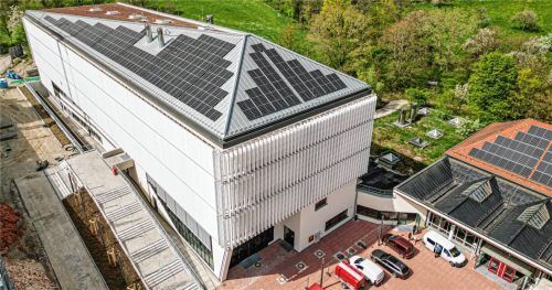 Der Neubau des Gymnasiums Gars: auch architektonisch etwas Besonderes. Foto Landratsamt Mühldorf