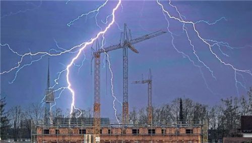 Der Sturm über dem Wohnungsbau könnte sich auf die gesamte Wirtschaft ausweiten. Foto IMAGO/MiS