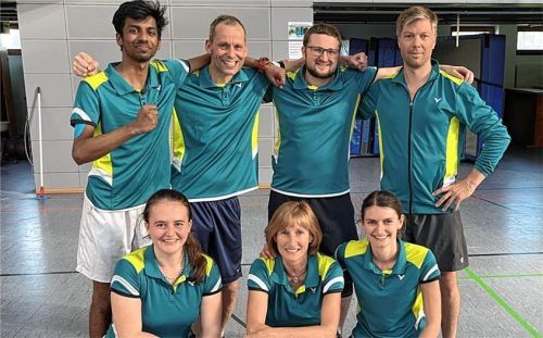 Die Badminton-Spieler vom PTSV Rosenheim haben die Meisterschaft in der Bezirksoberliga in der Tasche. Foto PTSV