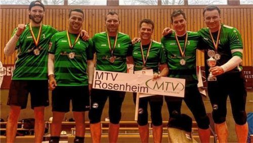 Die deutschen Vizemeister aus Rosenheim: Colin Bäßler, Abdilaziz Lamharraf, Günter Ortmeier, Marcel Hebling, Christian Weiß, Steve Schmutzler (von links).Foto MTV