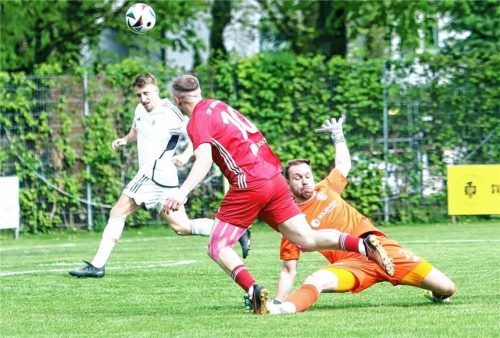 Die große Möglichkeit zum 1860-Sieg vergab hier Kenan Smajlovic.Foto Wolfgang Fehrmann