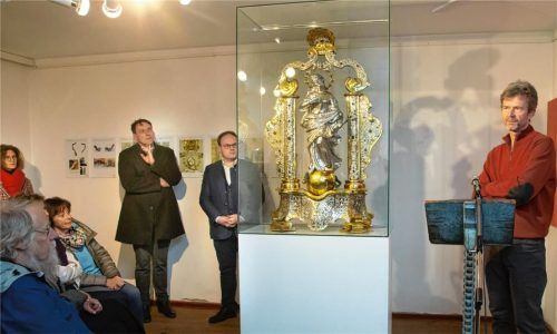 Die Priener Immaculata erstrahlt wieder in neuem Glanz: Noch bis 26. Mai kann man die erstmals fachmännisch restaurierte Heiligenfigur im Heimatmuseum bewundern.Foto  Berger