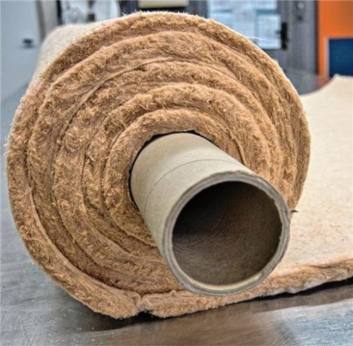 Die Sonderausstellung „Werkstoffe aus Holzfasern“ informiert unter anderem über die Verwendung und Forschung.Foto re
