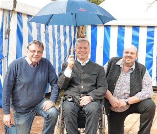 Die Vorfreude ist groß: Schirmherr und Bürgermeister Hajo Gruber (Mitte), mit Organisator Werner Schroller (links) und Festwirt Andi Pfeiffer.Foto Hoffmann