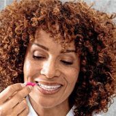 Zahnbürste alleine reicht nicht aus