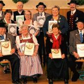 Vier verdiente Trachtler erhalten das goldene Gauehrenzeichen
