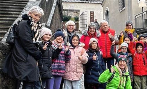 Ein gemeinsamer Ausflug, wie hier nach Salzburg, trägt dazu bei, eine vertrauensvolle Beziehung zwischen den Kindern und den Schülerpaten zu knüpfen. Foto re