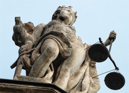 Ein Rosenheimer stand vor Gericht, weil ihn seine Ex-Freundin des Drogenhandels beschuldigte. Aussagen konnte diese allerdings nicht mehr. Foto dpa/picture alliance/Karl-Josef Hildenbrand