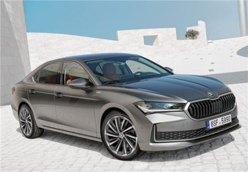 Elegantes Design, dynamischer Auftritt: der Škoda Superb. Foto Autoren-Union Mobilität/Skoda