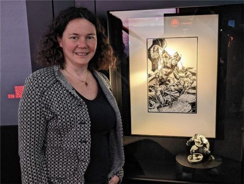 In der „Heldinnen und Helden“- Ausstellung gibt es auch Idole zu sehen, die nicht immer nur eine vorbildhafte Seite haben, erklärt die Ausstellungsleiterin Dr. Jennifer Morscheiser. Foto  Marschall