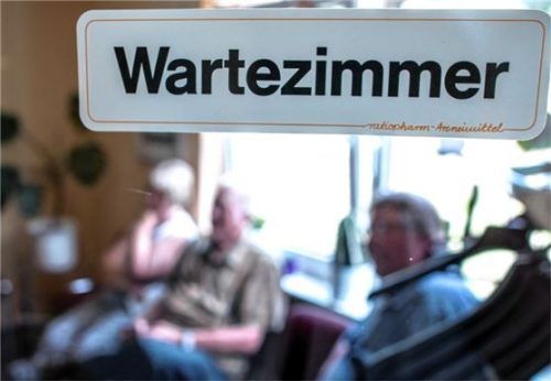 Männer haben ab dem Alter von 50 Jahren Anspruch auf eine Darmspiegelung zur Krebs-Früherkennung. Bei Frauen gilt das ab dem Alter von 55 Jahren. Foto Jens Büttner/dpa-Zentralbild/dpa