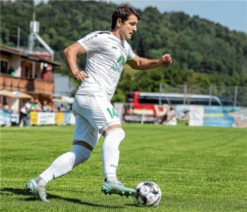 Paul Wittmann erzielte zwei Treffer zum Siegsdorfer Auswärtserfolg in Teisendorf.Foto Hans Weitz