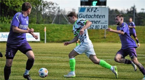 Priens Michael Summerer hatte die erste gute Gelegenheit im Spiel.Foto Thomas Neumeier