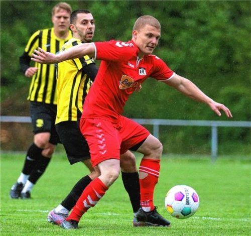 Robert Straßer und der VfL Waldkraiburg mussten beim Spitzenreiter eine Niederlage einstecken.Foto mb.presse