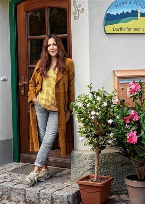Schauspielerin Simone Thomalla spielt die Dorfhelferin Katja Baumann in der Serie „Frühling“. Für die Dreharbeiten der 14. Staffel, die am 22. April beginnen, kommt sie nach Prien. Foto ZDF/Marcus Höhn