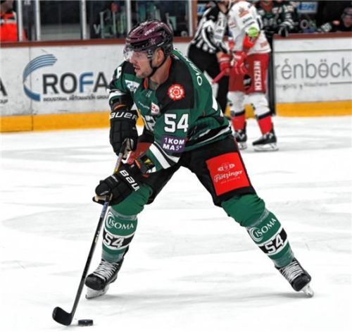 Steffen Tölzer bei seinem Comeback-Spiel für Rosenheim am 2. Februar gegen die Selber Wölfe.Foto Hans-Jürgen Ziegler