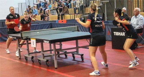Svetlana Ganina und Hana Arapovic brachten Kolbermoors Damen in der Vorrunde gegen Jenas Duo Mühlbach/Itagaki noch mit 1:0 in Führung, am Ende verloren die Gastgeberinnen aber.Foto Gerhard Erlich