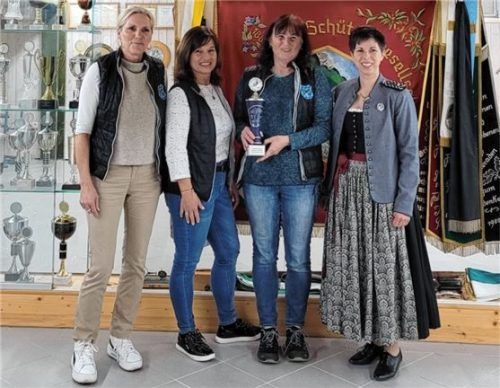 Teilnehmerinnen am Gaudamenpokal waren (von links) Monika Oberhuber und Kathrin Schwaiger vom SG Oberwössen sowie Angela Eisenberger und Katrin Zummack von der SG Mietenkam.Foto Schützengau Traunstein