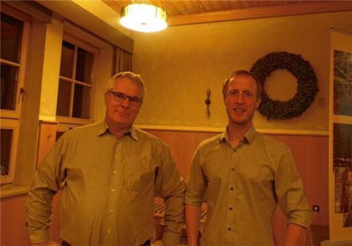 Vorsitzender Lorenz Waldinger (links) mit dem scheidenden Geschäftsführer Michael Erber. Foto rath