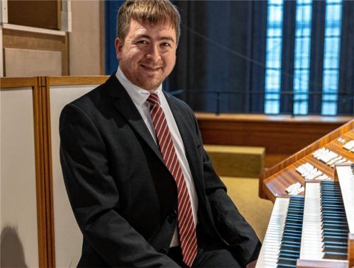 Werke von Bach und Langlais wird Bastian Fuchs in der katholische Pfarrkirche Wiederkunft Christi beim Osterkonzert spielen. Foto Franke