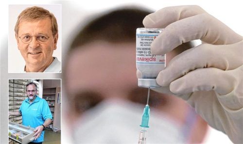 Wie leicht kommt man an eine Corona-Impfung? Das erklären Dr. Fritz Ihler (oben) und der Apotheker Florian Nagele. Foto re/ Sebastian Willnow/dpa