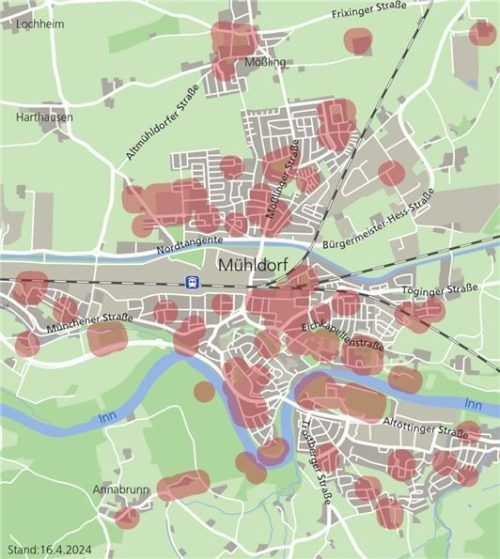 Zahlreiche rote Flecken zeigen, dass es in Mühldorf viele Verbotszonen für öffentliches Kiffen gibt. Sie liegen in der Nähe von Einrichtungen für Kinder und Jugendliche. Die Karte ist allerdings kein offizielles Dokument.