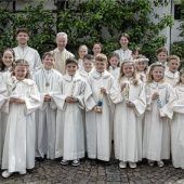 47 Kinder vertrauen auf die Zusage: „Gott gibt im Brot des Lebens Kraft für den Weg“