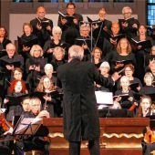 Orchestermesse mit aufpeitschenden und heulenden Klängen