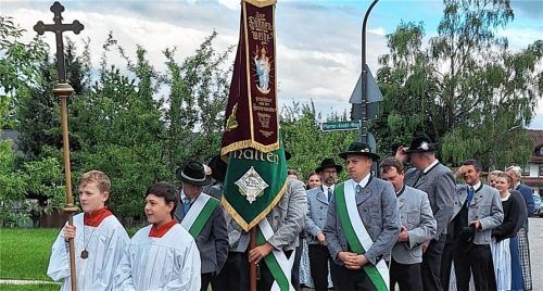 Am Bittgang nach Linden hatten zahlreiche Vereinsmitglieder teilgenommen. Foto reichert
