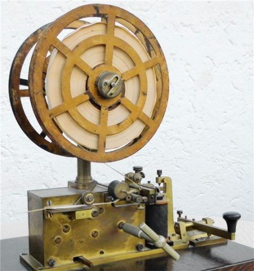 Auch der alte Morseapparat der Firma Wetzer ist im Technischen Museum BGS zu bewundern.Foto Technisches Museums BGS