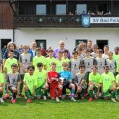 Nachwuchs trifftauf Legende des Fußballs