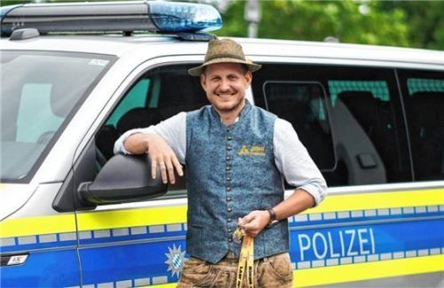 Beim „Lauf für die Bienen“ haben Polizeihauptmeister Maximilian Trainer von der Polizeiinspektion Bad Aibling und ein Kollege einen Verdächtigen festgenommen. Foto Polizei Oberbayern Süd
