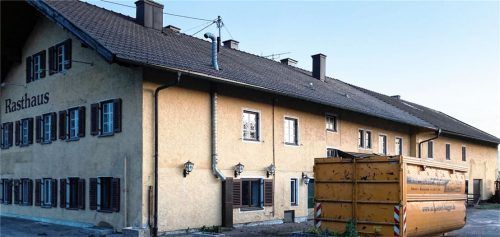 Das Rasthaus im Maitenbether Gemeindeteil Straßmaier wird eine Unterkunft für Geflüchtete. Foto Günster
