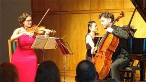 Das Trio Alba mit Livia Sellin (Violine), und Chengcheng Zhao (Klavier) und Philipp Comploi (Violoncello).Foto füchtner