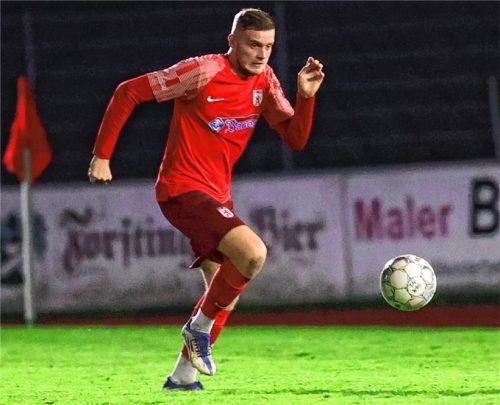 Das wichtigste Tor der Saison? Daniel Kononenko traf zum 1:0-Erfolg des TSV Wasserburg in Schwaig.Foto mb.presse – Butzhammer