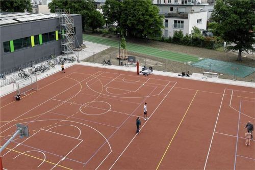 Dass vom Sportbetrieb an der St.-Georg-Schule Lärm ausgeht, lässt sich nicht verhindern. Doch wie kann auf die Anwohner zumindest außerhalb der Unterrichtszeit Rücksicht genommen werden? Foto Lagler