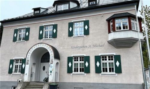 Der Landkindergarten St. Michael in Sachrang ist klein. Hier werden die Kinder bis zum Schuleintritt in einer Gruppe betreut. Ein spannendes Konzept, das nur eine Zukunft hat, wenn sich Fachkräfte finden. Foto Gerlach