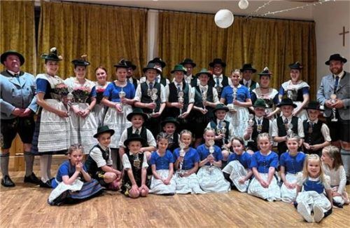 Der stolze Trachtlernachwuchs beim GTEV „Eichenlaub Stamm“ Götting. Foto re