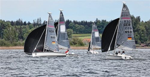 Die Boote vom Typ RS Venture Connect lieferten sich spannende Kämpfe auf dem Chiemsee. Foto Niessen