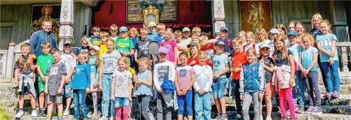 Die Kommunionkinder bei ihrem gemeinsamen Ausflug nach Birkenstein. Foto Stache