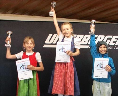 Die Siegerinnen des Mini-Unterberger-Cups: (von links) Greta Kogler, Antonia Rumpfinger, Anna Glaser. re