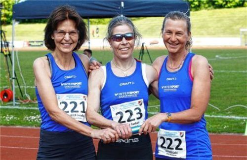 Die W50-Frauen vom PTSV Rosenheim mit Josefine Hobmaier, Barbara Stich und Gabi Schmid (von links). Foto Stuffer