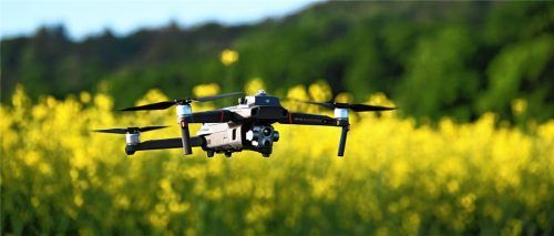 Eigentlich wollte die Gemeinde mit dem Einsatz der Drohne (Symbolbild) nur der Verwaltung und den Bürgern Arbeit ersparen. Nun müssen die notwendigen Daten händisch erfasst werden. Foto dpa